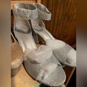 COPY - SIZE 8 Sparkly shoes!